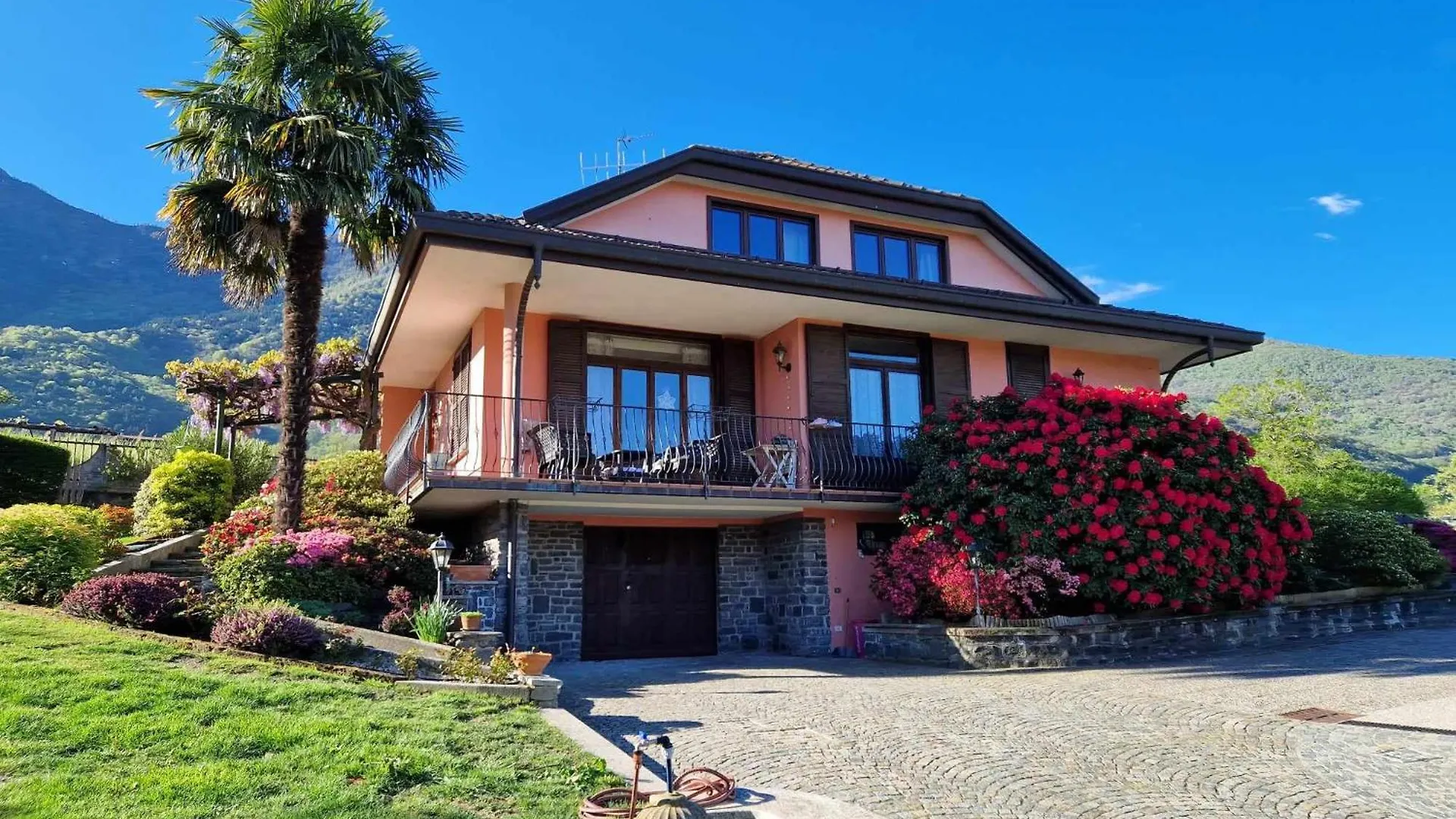 Foresteria Villa Simona Colico Bed & Breakfast